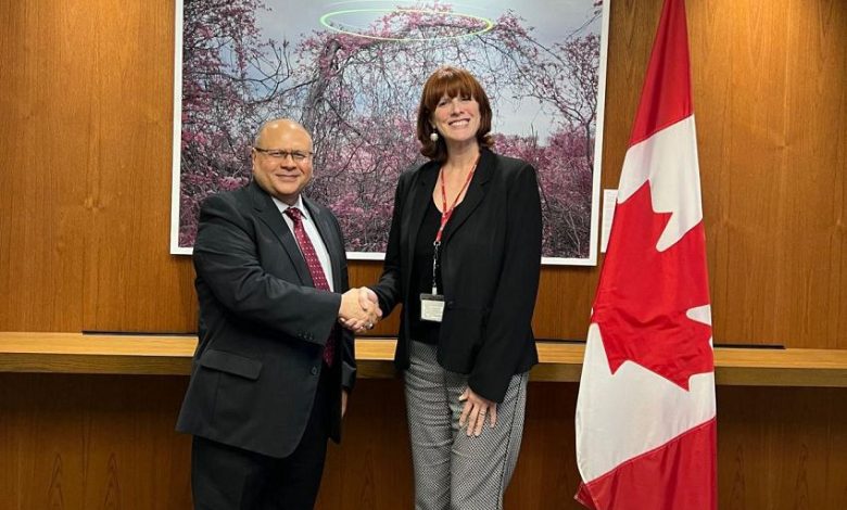 السفير السلال يبحث مع مسؤولة كندية سبل تعزيز العلاقات الثنائية بين البلدين