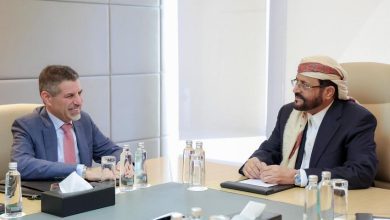 العرادة يبحث مع السفير الأمريكي دعم الإصلاحات الاقتصادية