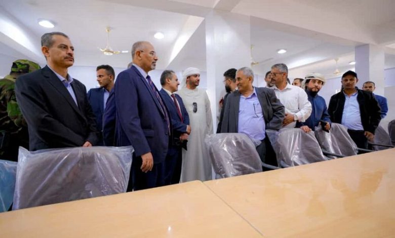 اللواء الزُبيدي يفتتح مجمعي الشيخ محمد بن زايد التربويين في مديريتي الأزارق وجحاف بالضالع