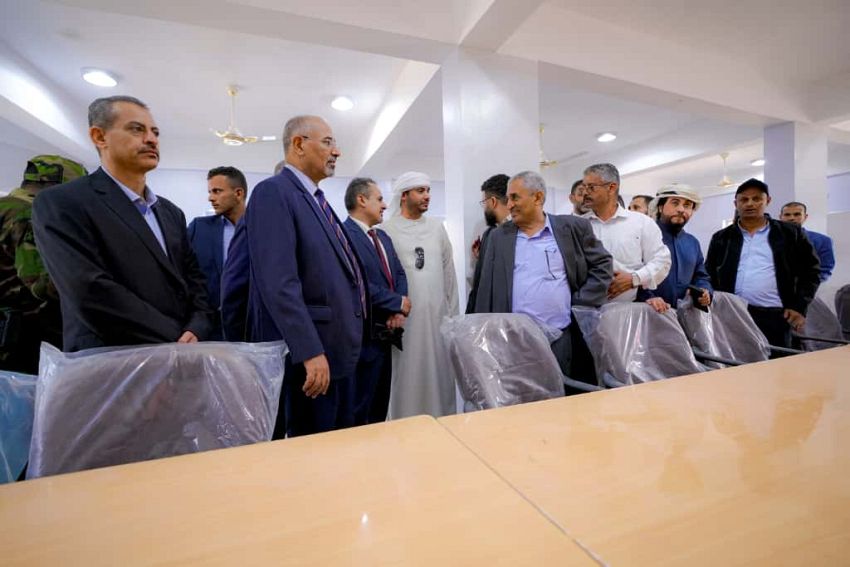 اللواء الزُبيدي يفتتح مجمعي الشيخ محمد بن زايد التربويين في مديريتي الأزارق وجحاف بالضالع