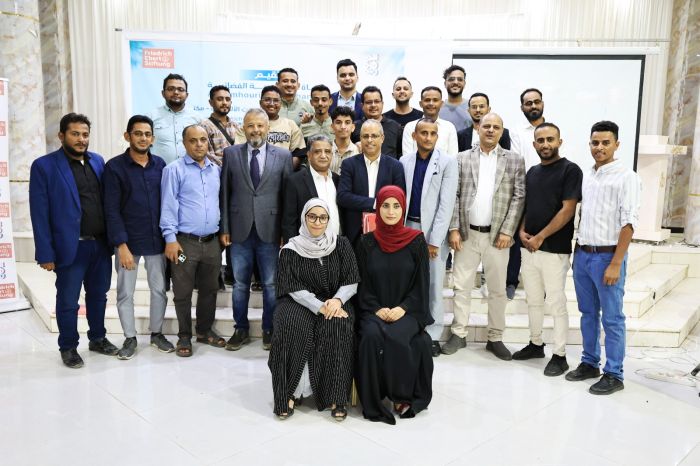المخا.. اختتام ورشة تدريبية حول التغيرات المناخية والطاقة المتجددة للصحفيين