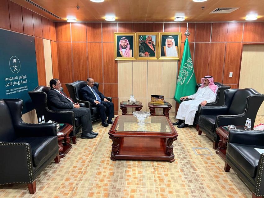 الوزير حُميد يبحث مع السفير السعودي دعم قطاع النقل في اليمن