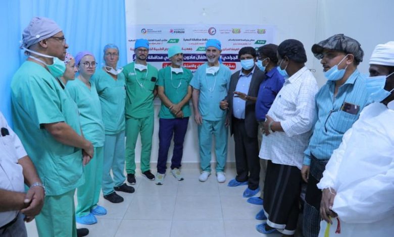 امين محلي المهرة يدشن المخيم الجراحي الطبي الثاني للأطفال ويؤكد دعم مسيرة التعليم