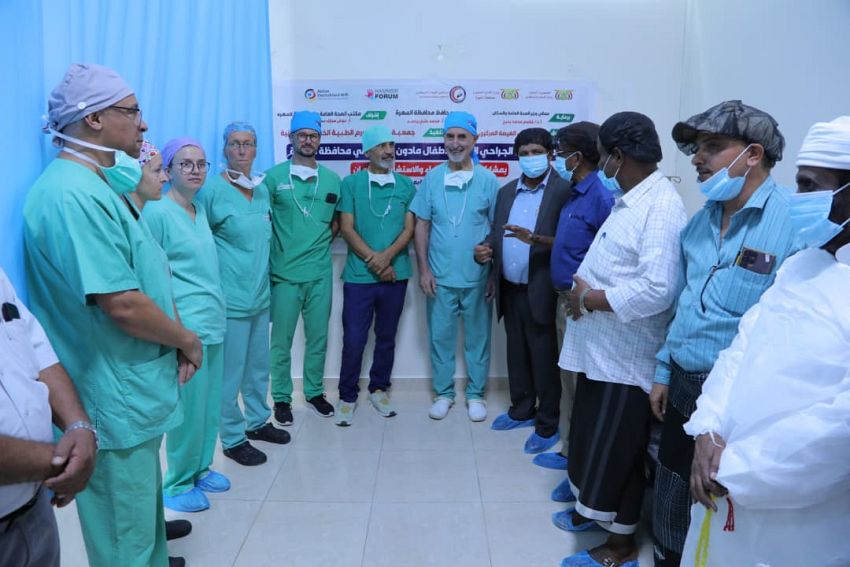 امين محلي المهرة يدشن المخيم الجراحي الطبي الثاني للأطفال ويؤكد دعم مسيرة التعليم