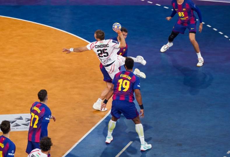 برشلونة