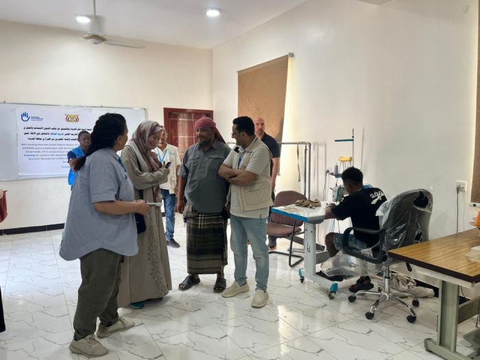 بعثة "أونمها" تزور مشروعًا لدعم المتضررين في الحديدة وتؤكد أهمية تمكين ضحايا الحرب