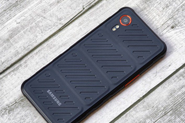 تحديث One UI 8 المستقر يصل لهاتفي Samsung Galaxy XCover7 و Galaxy M54