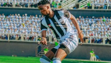 لاعب إيجل نوار