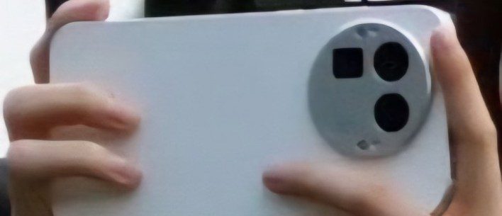 تسريب جديد لهاتف Realme GT 8 Pro يكشف صورة حية ومواصفات قوية