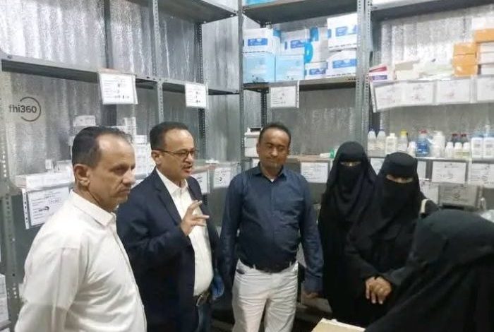 تعز.. مدير عام الصحة يتفقد مراكز ذو باب المندب ويعقد اجتماعًا موسعًا لتعزيز الخدمات الطبية