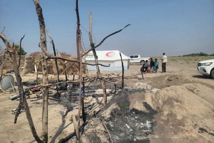 خلية الأعمال الإنسانية تتدخل لإغاثة أسرة فقدت منزلها في حريق بالحديدة