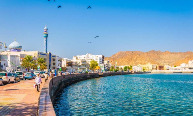 دليل السياحة في مسقط: شواطئ وقلاع وأسواق تقليدية