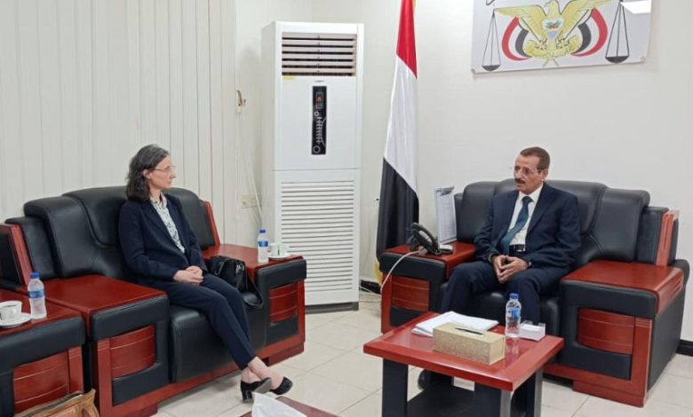 رئيس المحكمة العليا يبحث مع السفيرة الفرنسية تعزيز التعاون القضائي