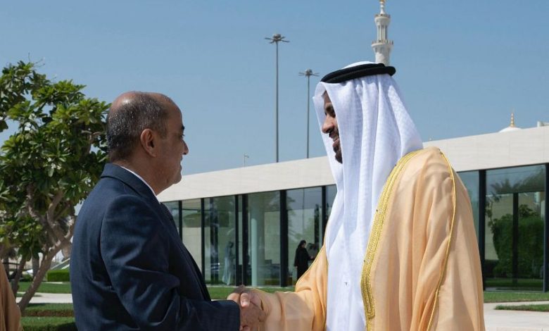 رئيس الوزراء يزور واحة شهداء دولة الإمارات العربية المتحدة