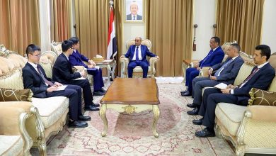 رئيس الوزراء يشيد بالعلاقات الثنائية المتميزة بين اليمن والصين