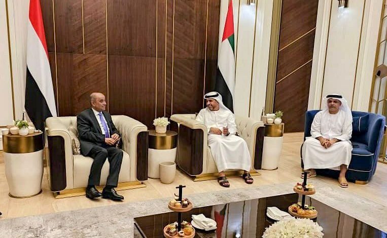 رئيس الوزراء يصل الى دولة الامارات العربية المتحدة في زيارة رسمية