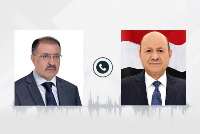 رئيس مجلس القيادة الرئاسي يعزي الشيخ عبدالرحمن معزب