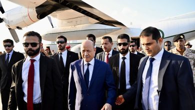 رئيس مجلس القيادة يؤكد من عدن اهمية التركيز على اولوية استعادة وبناء المؤسسات وتخفيف المعاناة