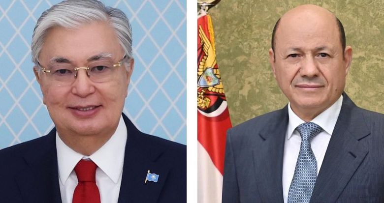 رئيس مجلس القيادة يهنئ بيوم الجمهورية في كازاخستان