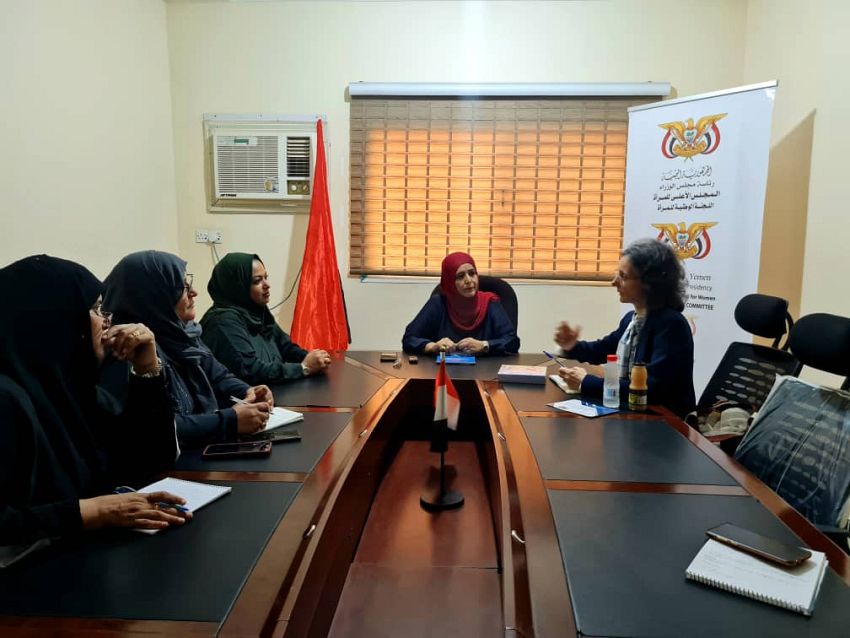 رئيسة اللجنة الوطنية للمرأة تبحث مع السفيرة الفرنسية تعزيز التعاون المشترك
