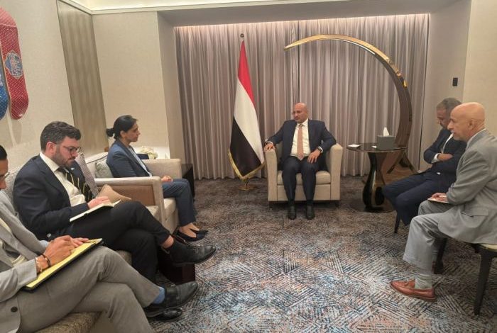 طارق صالح والسفيرة البريطانية يبحثان تعزيز التعاون بين اليمن والمملكة المتحدة