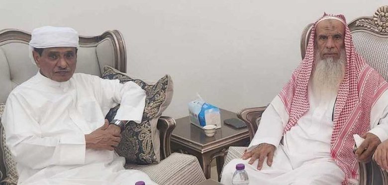 عضو مجلس القيادة الرئاسي البحسني يطمئن على الحالة الصحية للحكم النهدي والشيخ باوزير