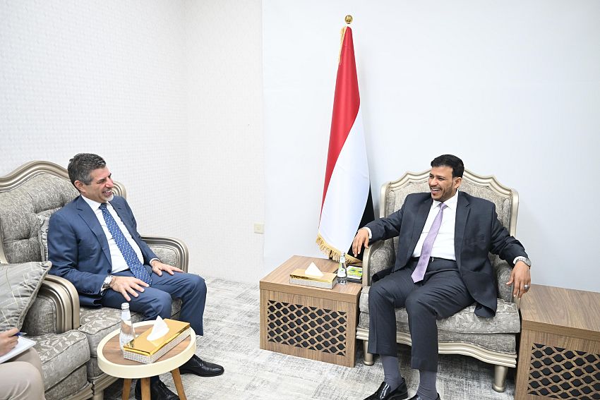 عضو مجلس القيادة الرئاسي الدكتور عبدالله العليمي يلتقي سفير الولايات المتحدة لدى اليمن