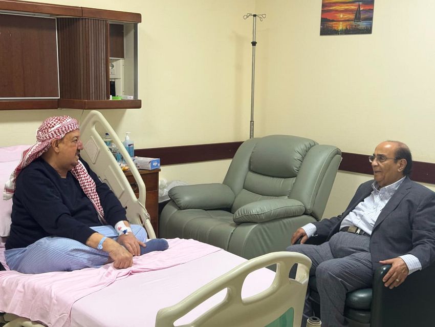 عضوا مجلس القيادة الرئاسي والمستشار العطاس يطمئنون على صحة رئيس مجلس النواب
