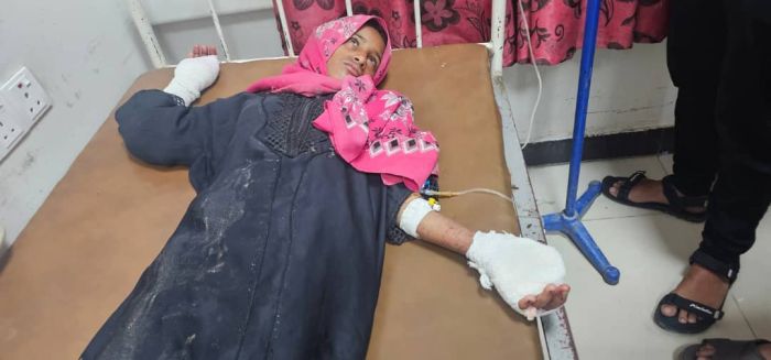 كانت تجمع الحطب.. إصابة طفلة بانفجار لغم حوثي غرب تعز