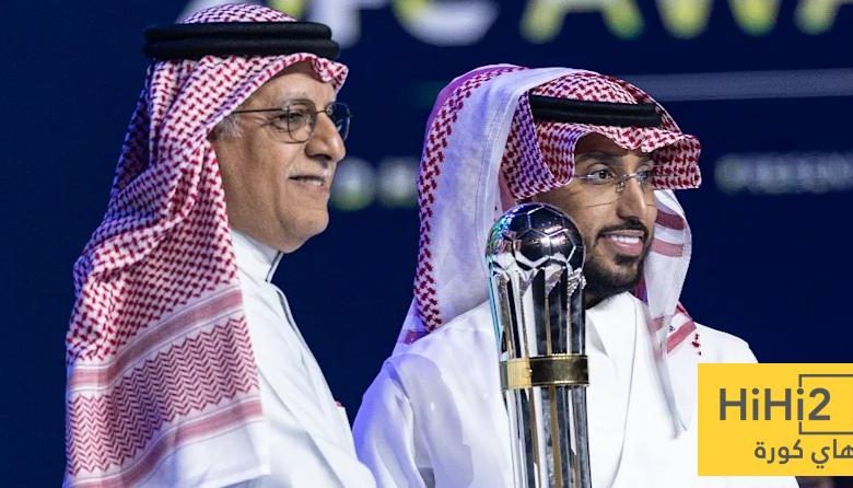 كم لاعبًا من الهلال توج بجائزة الأفضل في آسيا؟
