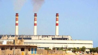 كهرباء عدن تحذر من انطفاء كلي بعد احتجاز ناقلات نفط في أبين
