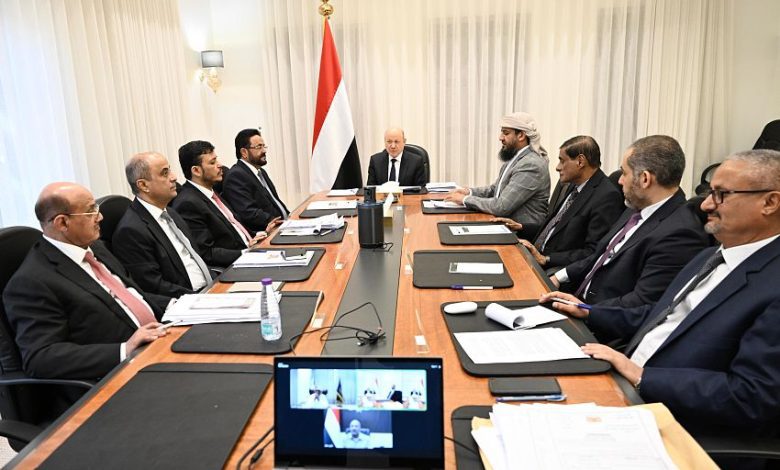 مجلس القيادة يناقش مستجدات الأوضاع الوطنية ويحث على تعظيم مكاسب الاصلاحات وتضييق الخناق على المليشيات