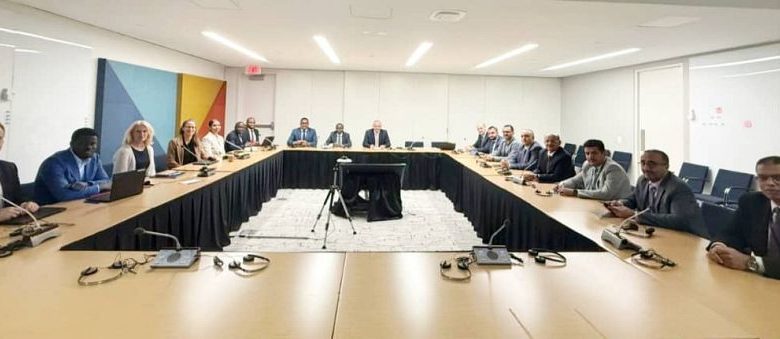 محافظ البنك المركزي ونائب وزير المالية يبحثان مع دائرة الإحصاءات بصندوق النقد تعزيز التعاون والدعم الفني