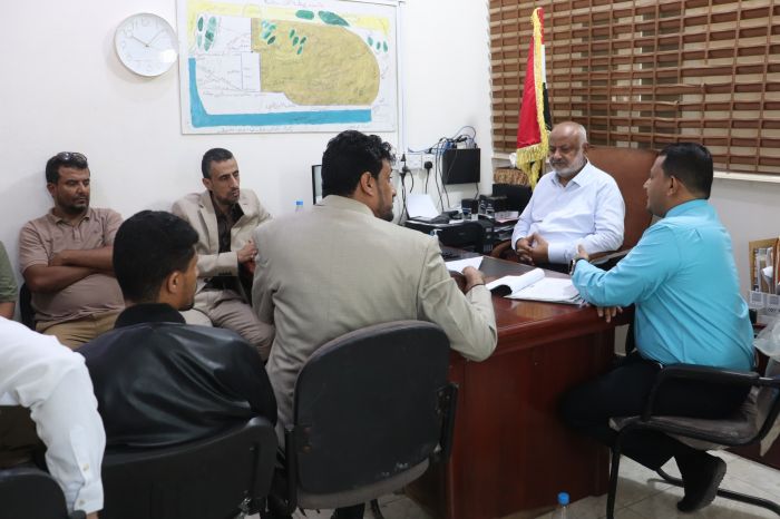 محافظ الحديدة يناقش مع لجنة العدل سبل تطوير العمل القضائي في المناطق المحررة