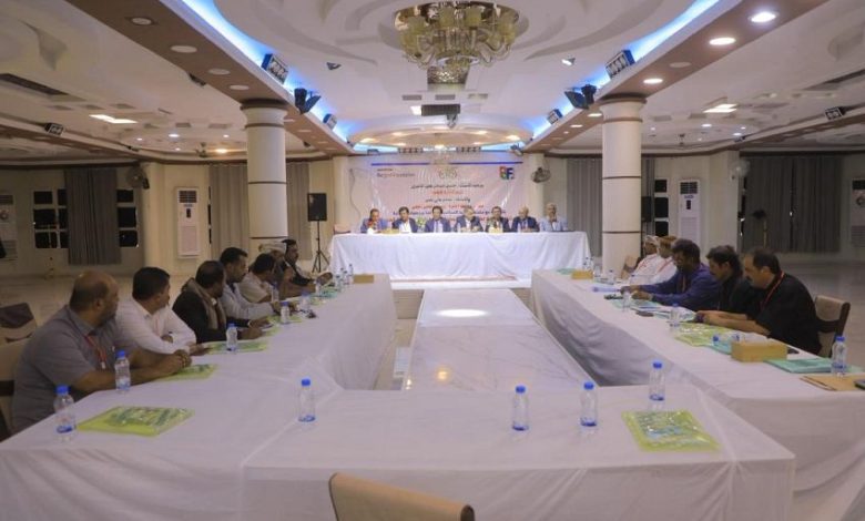 محافظ المهرة ونائب وزير الإدارة المحلية يدشنان ورشة عمل لكوادر السلطة المحلية