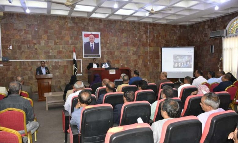 محافظ تعز يؤكد عزم السلطة المحلية على تحقيق التوظيف الأمثل لما لديها من موارد ذاتية ومتاحة