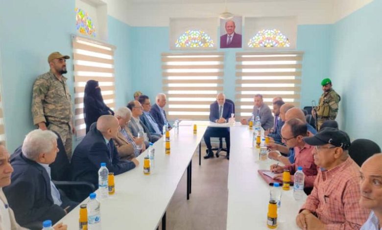 محافظ تعز يدشن العمل بالنظام الآلي والموقع الإلكتروني لمكتب الضرائب