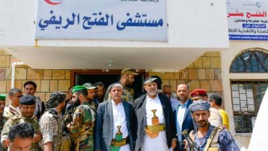 محافظ تعز يطلع على اوضاع مديريتي مشرعة وحدنان وصبر الموادم ويشيد بتضحيات أبنائها