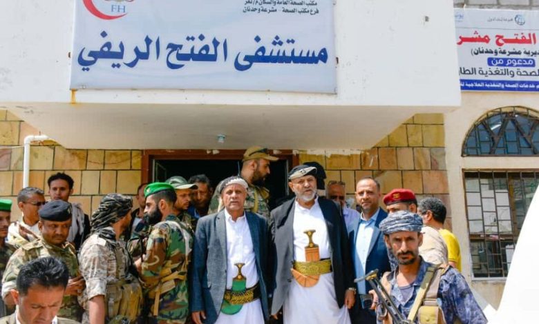محافظ تعز يطلع على اوضاع مديريتي مشرعة وحدنان وصبر الموادم ويشيد بتضحيات أبنائها