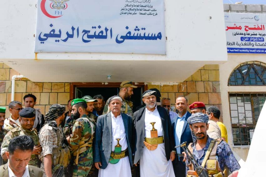 محافظ تعز يطلع على اوضاع مديريتي مشرعة وحدنان وصبر الموادم ويشيد بتضحيات أبنائها