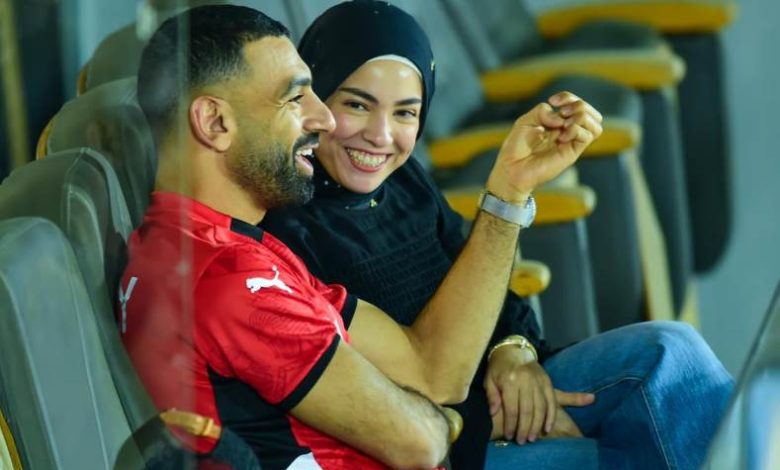 محمد صلاح وزوجته