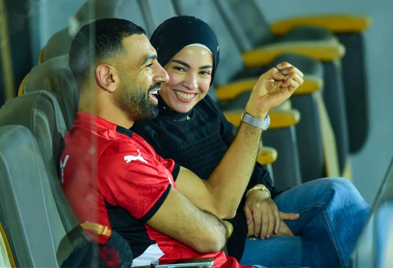 محمد صلاح وزوجته