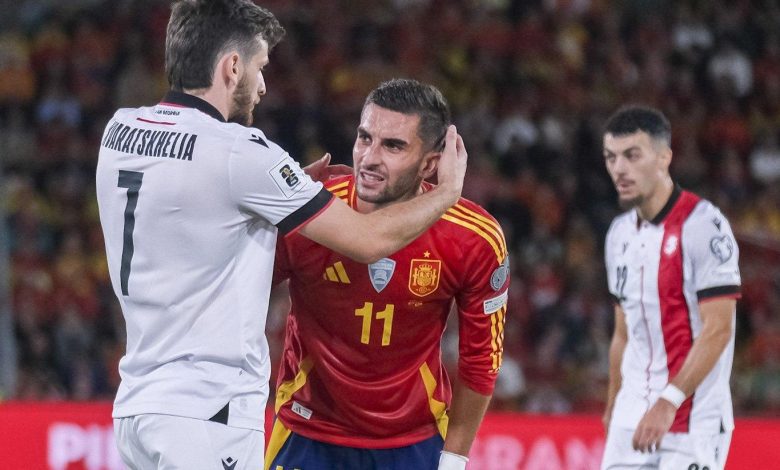 مدرب إسبانيا: فيران توريس ليس مصاب!