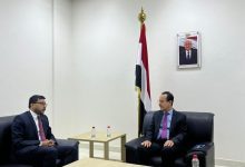 مستشار وزير الخارجية يبحث مع نائب رئيس البعثة الهندية تعزيز التعاون الاقتصادي والتجاري والثقافي
