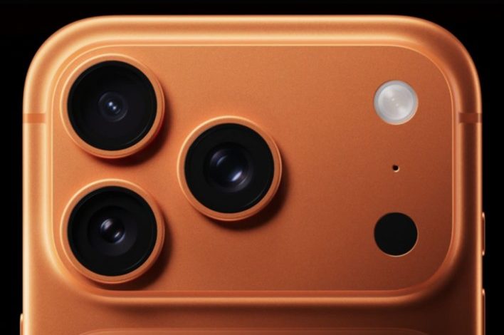 مشكلة في فلاش iPhone 17 Pro: المستخدمون يشتكون من ظلال غريبة أثناء التصوير