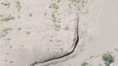 مليشيا الحوثي تعاود حفر أنفاق وخنادق حول مدينة الحديدة بإشراف حزب الله