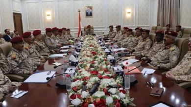 نائب رئيس الأركان يترأس اجتماعاً لمناقشة التقرير السنوي وخطط التدريب للعام 2026