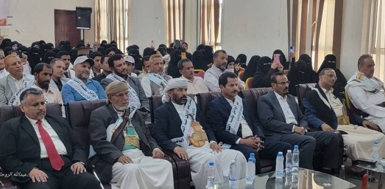 نائب وزير التربية ووكيل محافظة مأرب يكرمان أوائل الثانوية العامة للعام الدراسي 2024- 2025م.