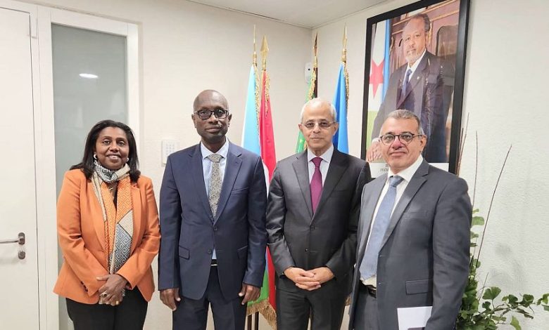 نائب وزير الخارجية يبحث مع وزير الداخلية الجيبوتي تعزيز التعاون لمواجهة تحديات الهجرة في البحر الأحمر