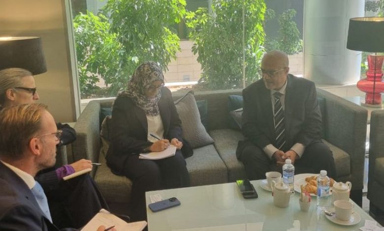 وزير التخطيط والتعاون الدولي يبحث مع مسؤول أممي الاوضاع الاقتصادية